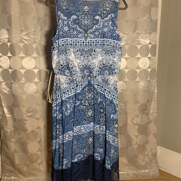 Soft blue midi dress - Picture 2 of 3